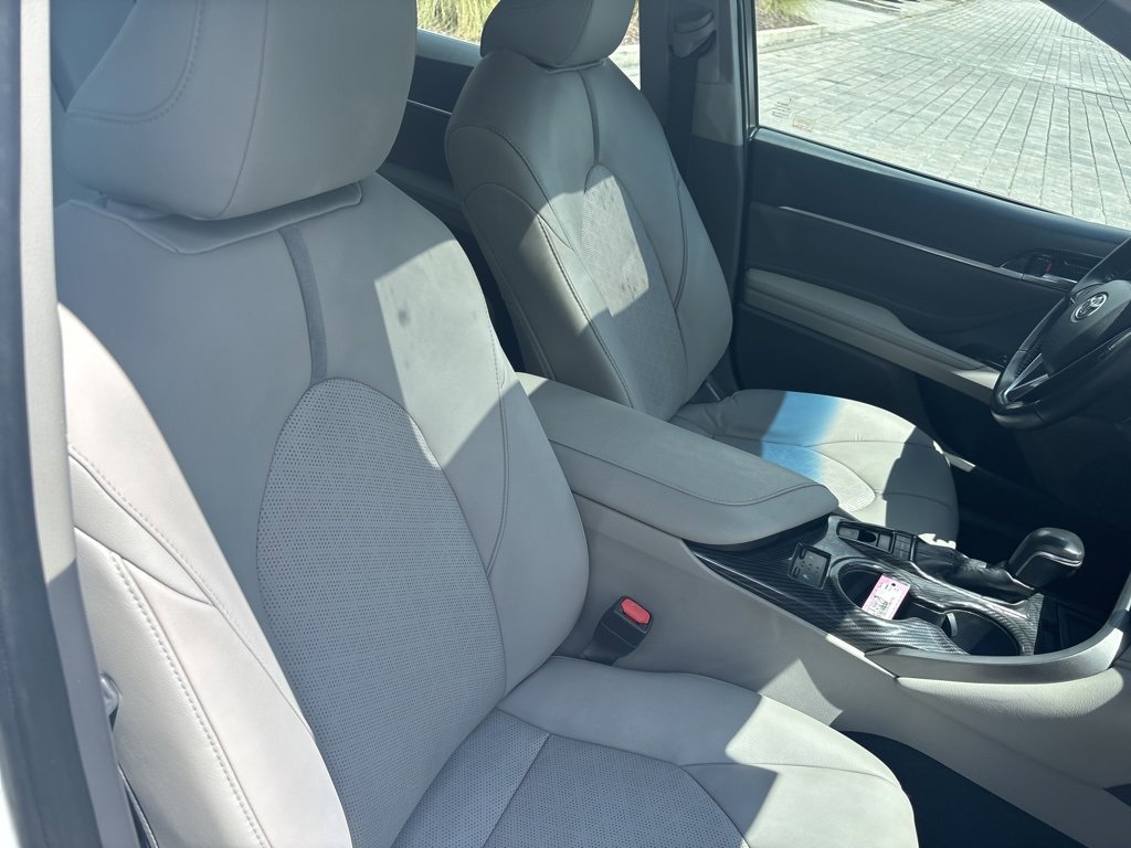 Used 2018 Toyota Camry XSE image 37