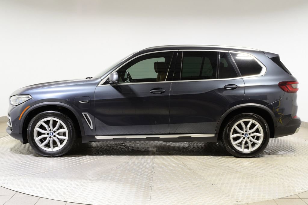 Used 2022 BMW X5 xDrive45e w/ Executive Package video 2