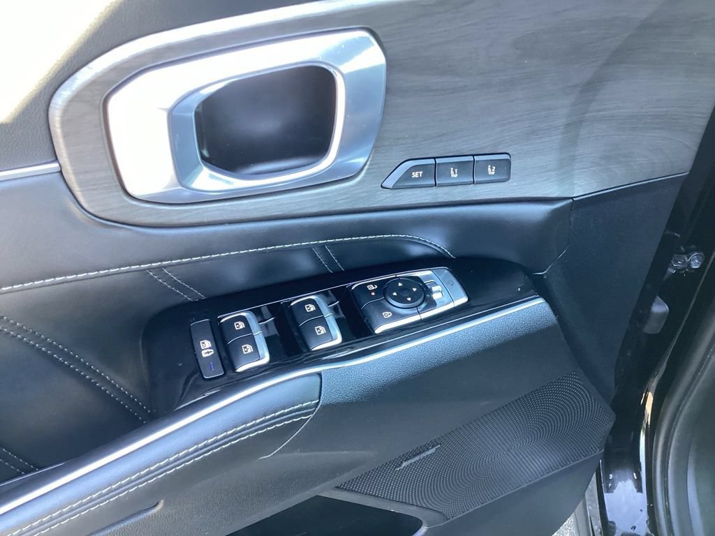 Certified 2024 Kia Sorento SX Prestige AWD/4WD image 14