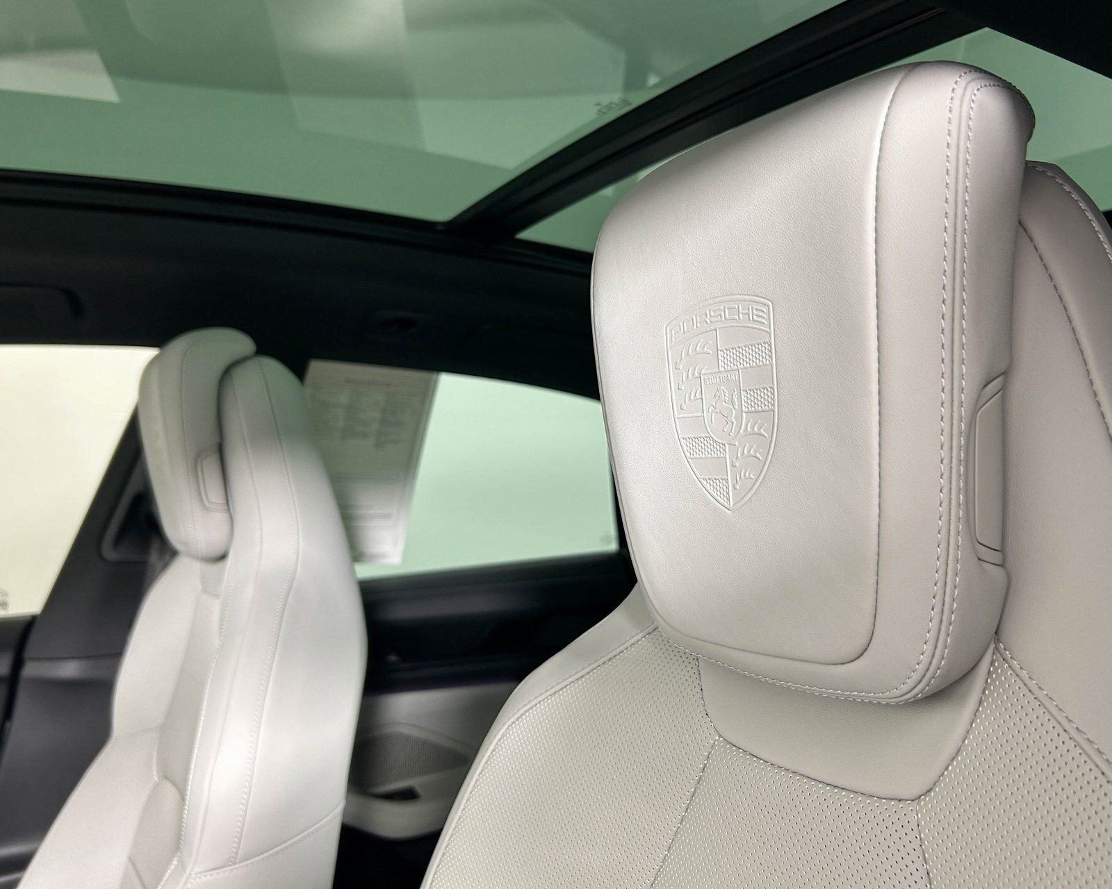 Used 2025 Porsche Macan 4S Electric image 19