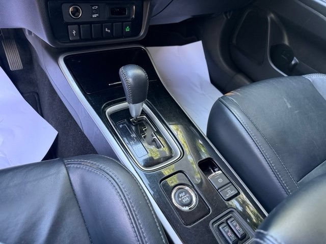 Used 2020 Mitsubishi Outlander AWD image 22