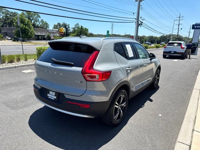 Used 2025 Volvo XC40 B5 Core AWD/4WD image 5