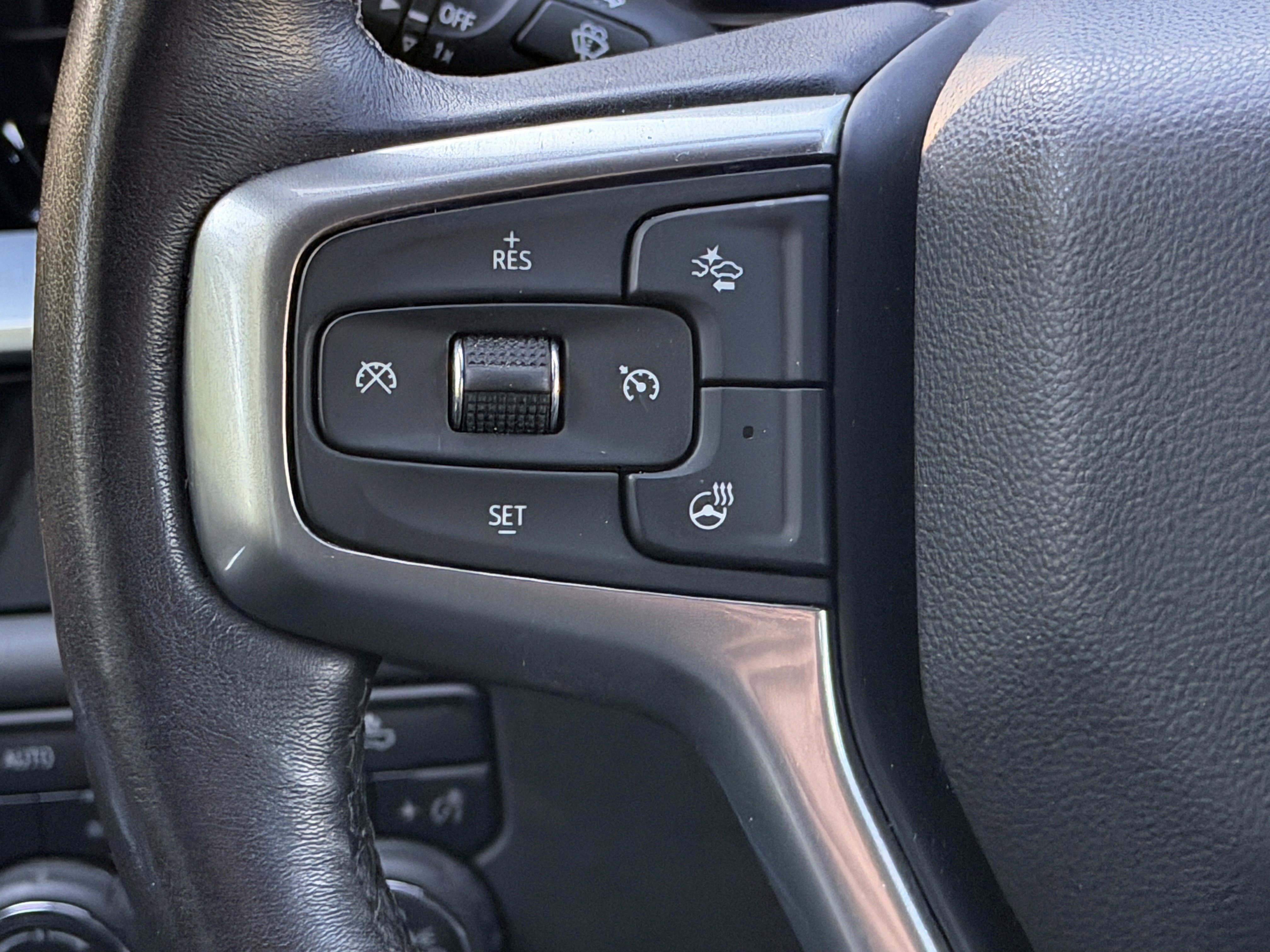 Used 2022 Chevrolet Silverado 1500 LT AWD/4WD image 14