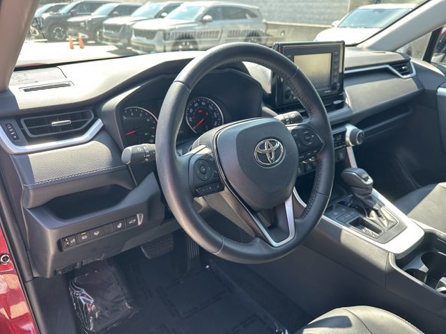 Used 2021 Toyota RAV4 XLE Premium FWD image 5