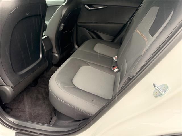 Used 2025 Kia Niro LX image 7