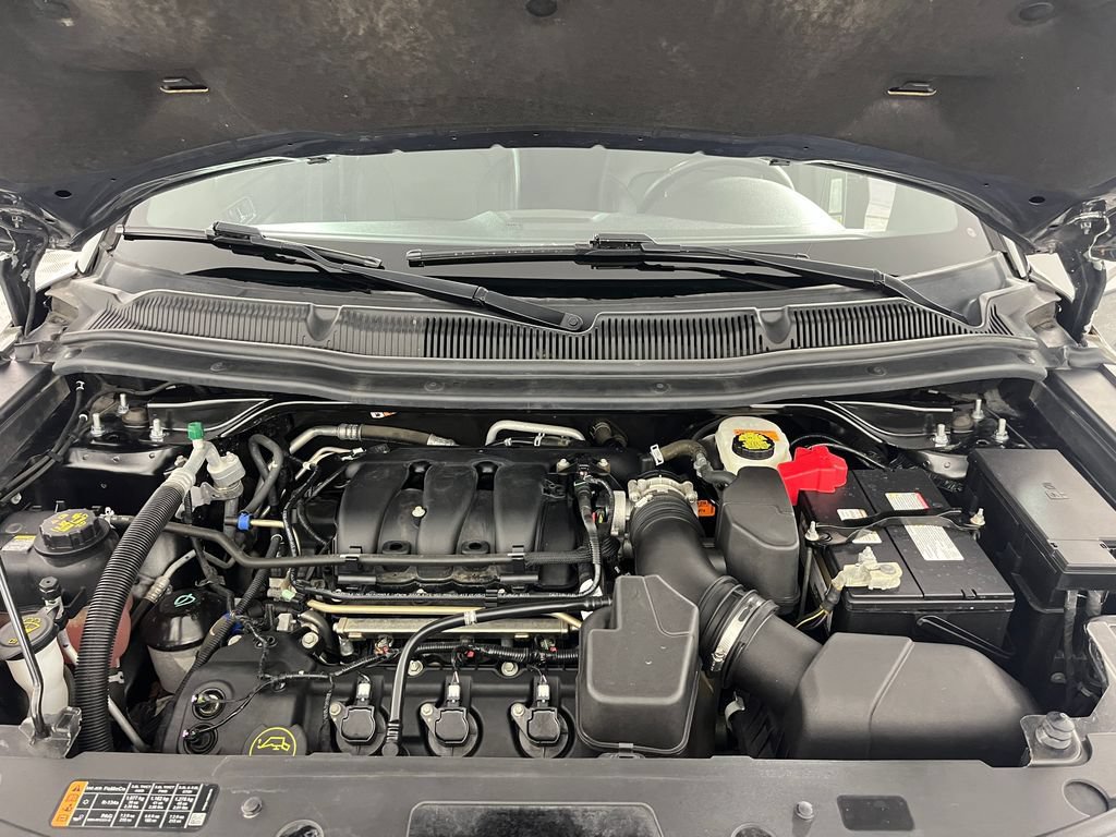 Used 2018 Ford Explorer XLT w/ Equipment Group 202A AWD/4WD image 21