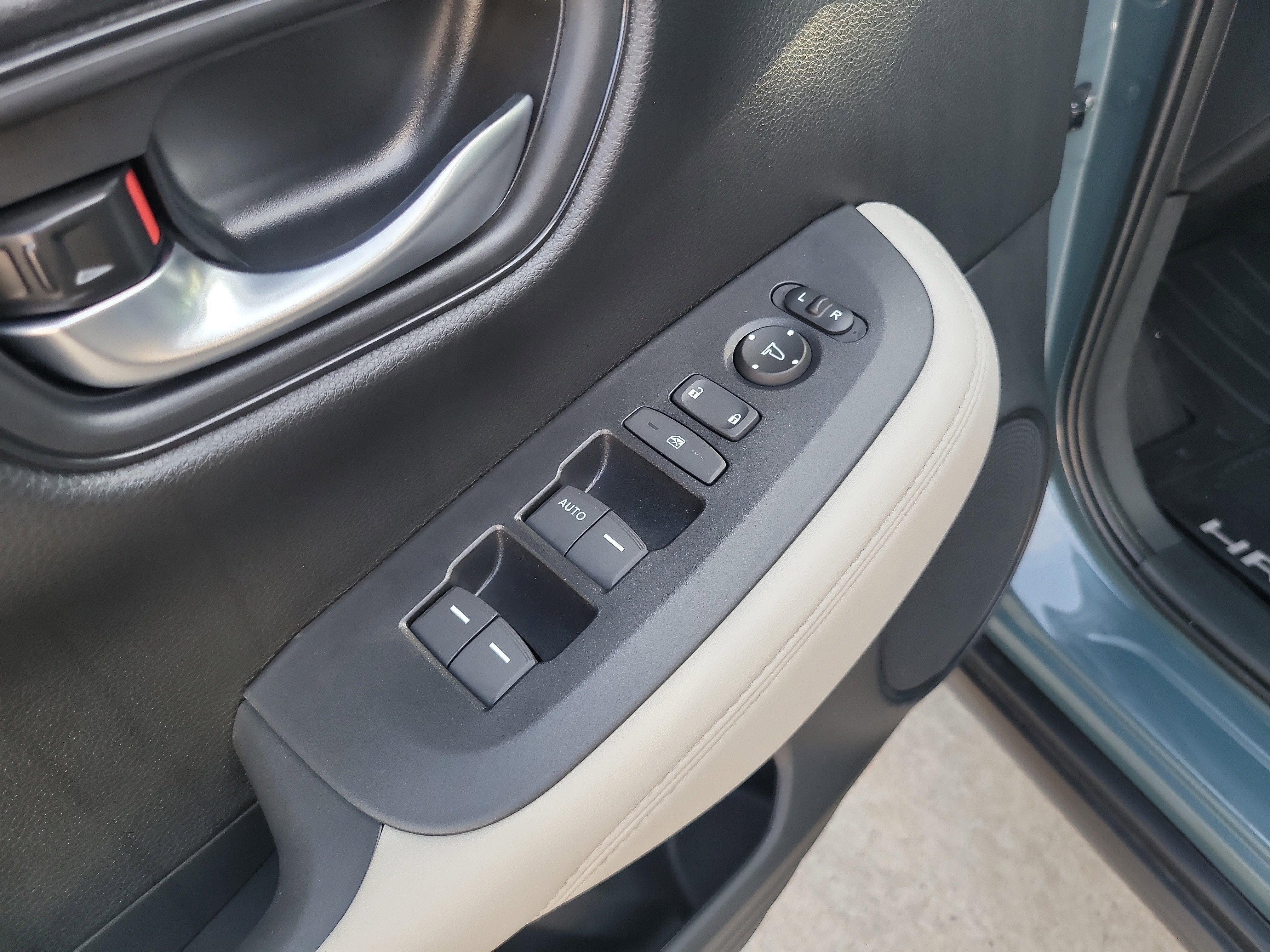 New 2027 Honda HR-V LX image 14