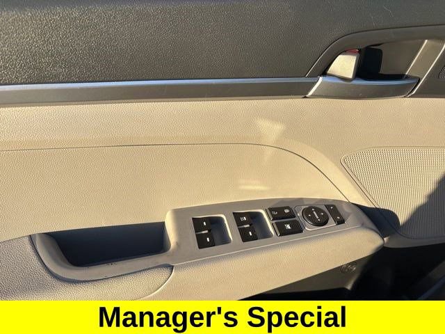 Used 2019 Hyundai Elantra SE image 13