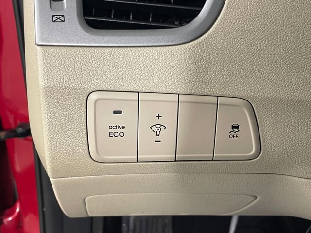 Used 2016 Hyundai Elantra SE image 13