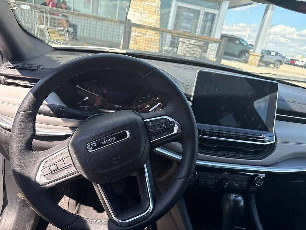 Used 2024 Jeep Compass Limited AWD/4WD image 11
