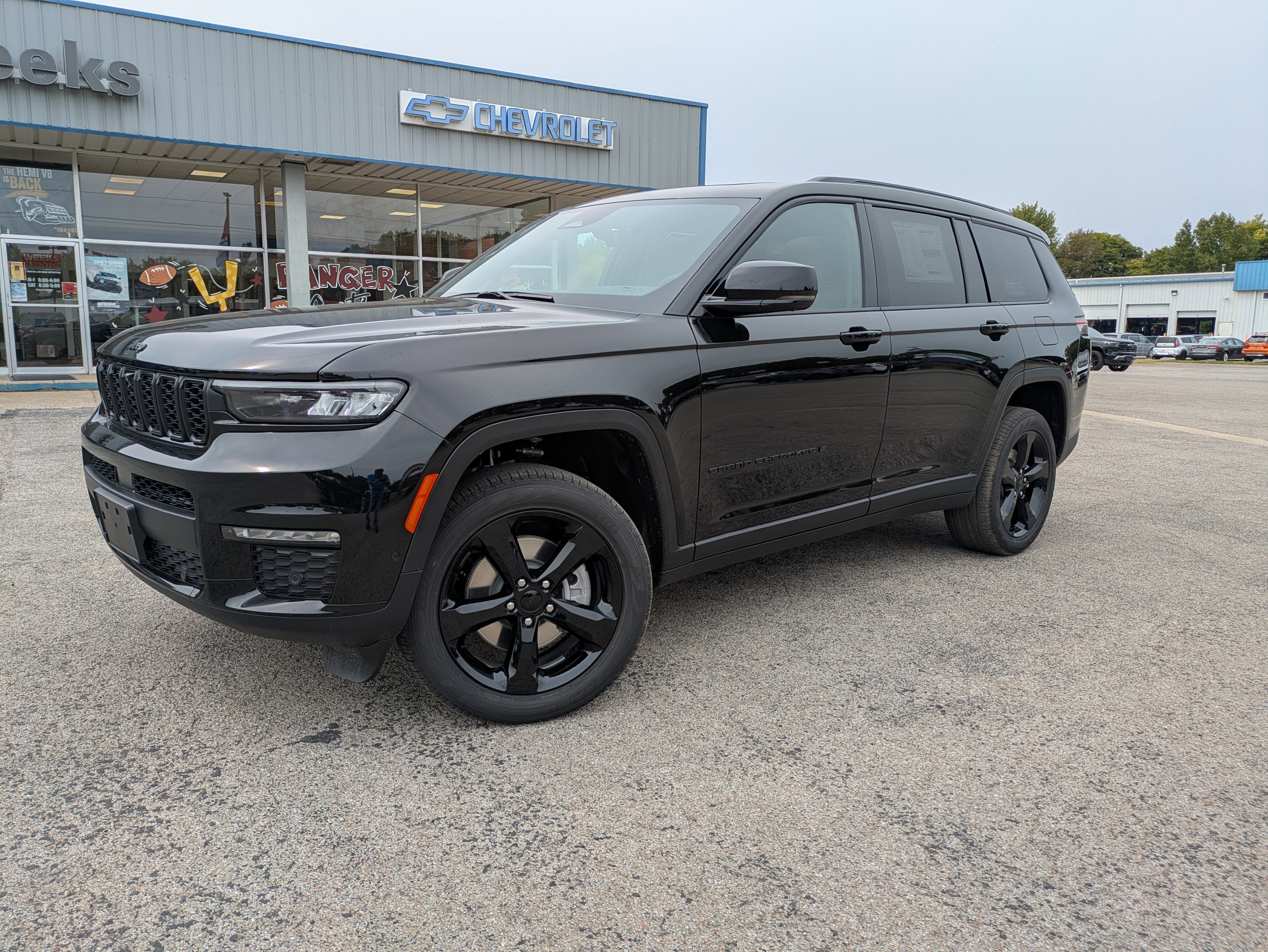 New 2025 Jeep Grand Cherokee L Limited w/ Luxury Tech Group II image 1