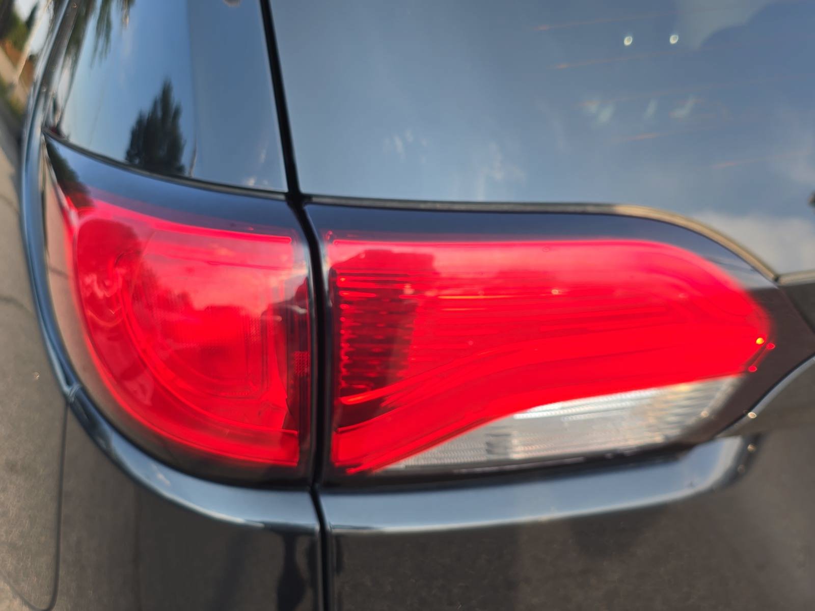 Used 2018 Chrysler Pacifica Touring Plus w/ Tire & Wheel Group FWD image 34