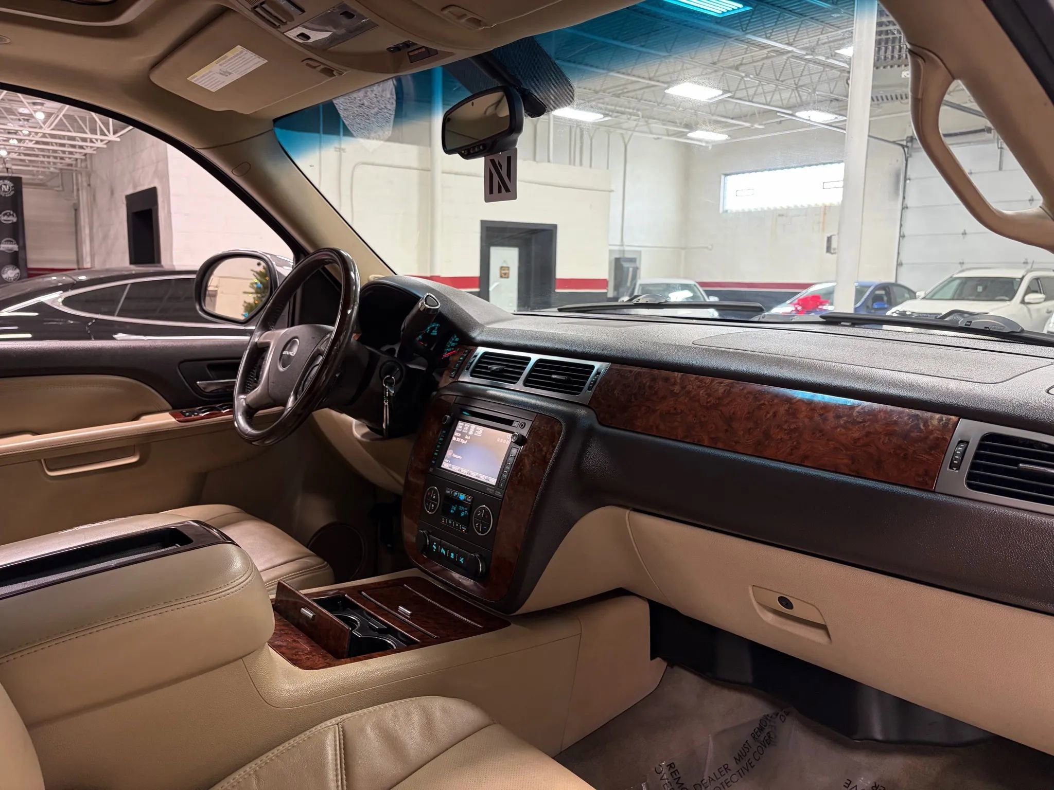 Used 2012 GMC Yukon XL Denali image 36