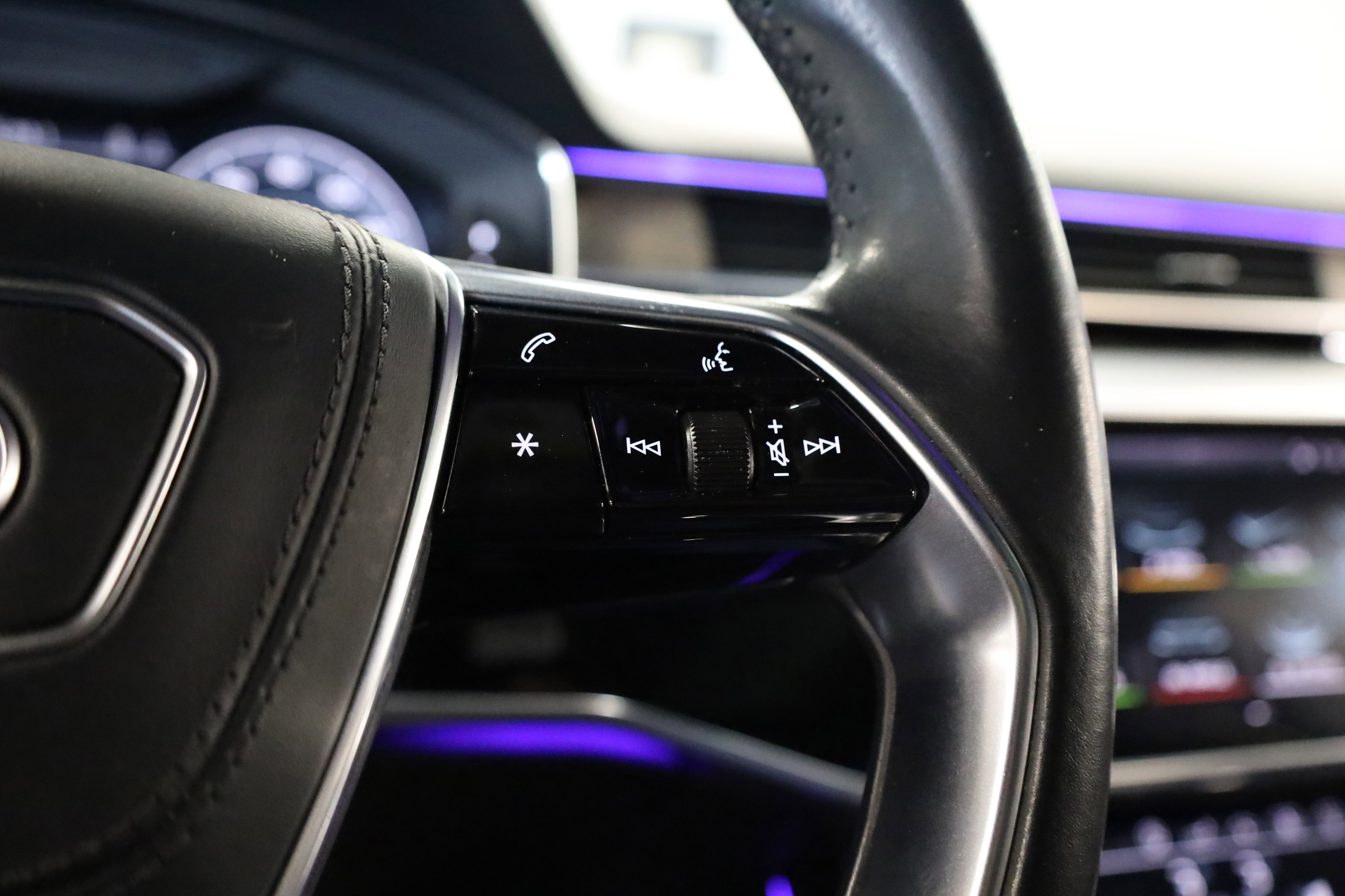 Used 2020 Audi A8 L 4.0T w/ Sport Plus Package image 27