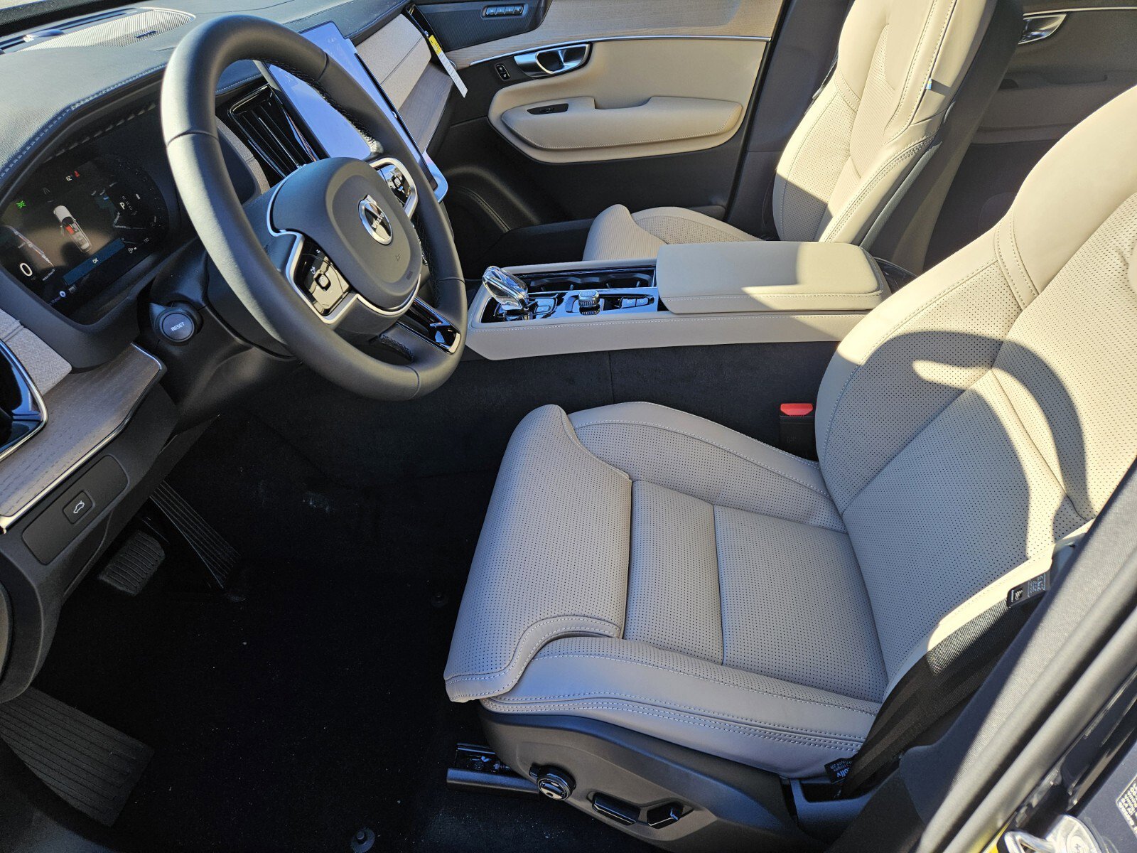 New 2026 Volvo XC90 B6 Ultra w/ Protection Package Premier AWD/4WD image 7