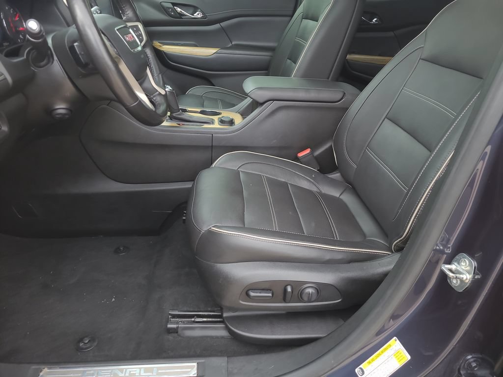 Used 2019 GMC Acadia Denali w/ Technology Package AWD/4WD image 17