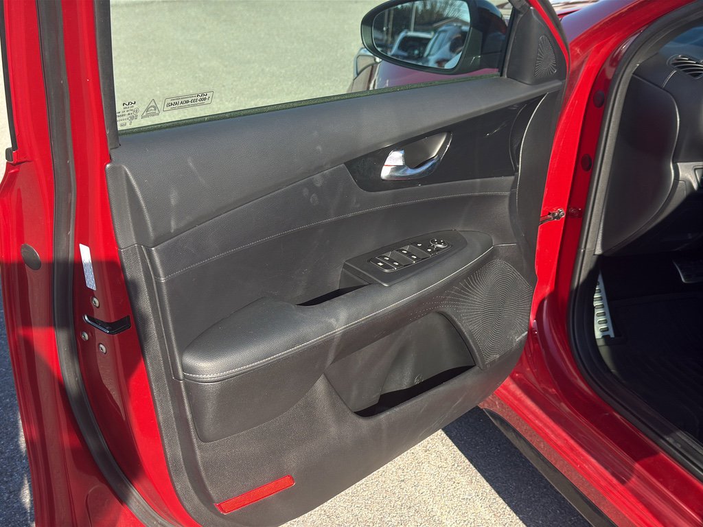 Used 2024 Kia Forte GT-Line w/ GT-Line Premium Package image 22