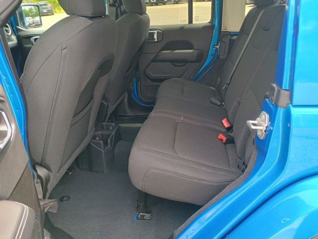 Used 2023 Jeep Wrangler Unlimited Sahara AWD/4WD image 21