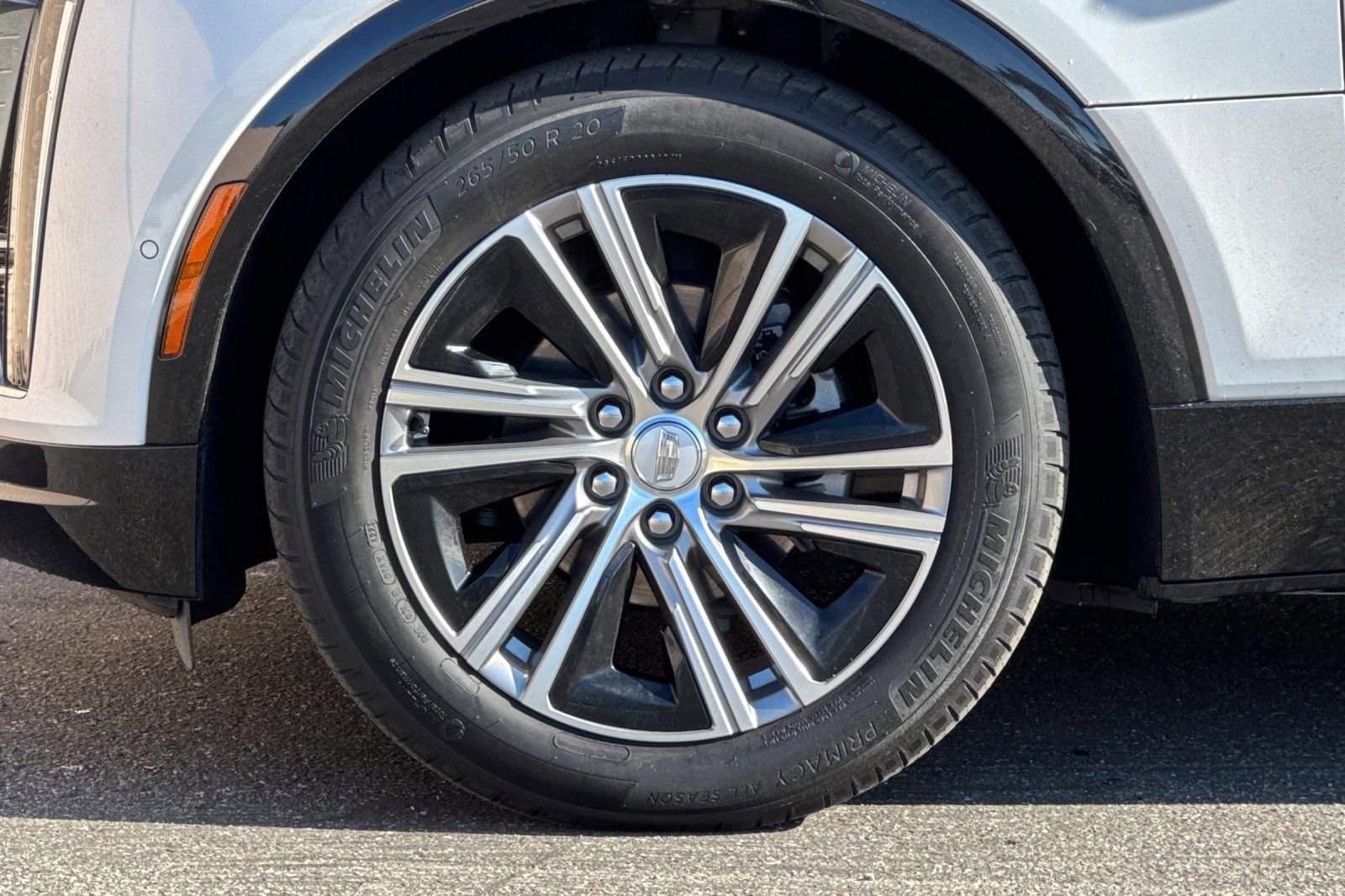 Certified 2024 Cadillac Lyriq Luxury AWD/4WD image 27