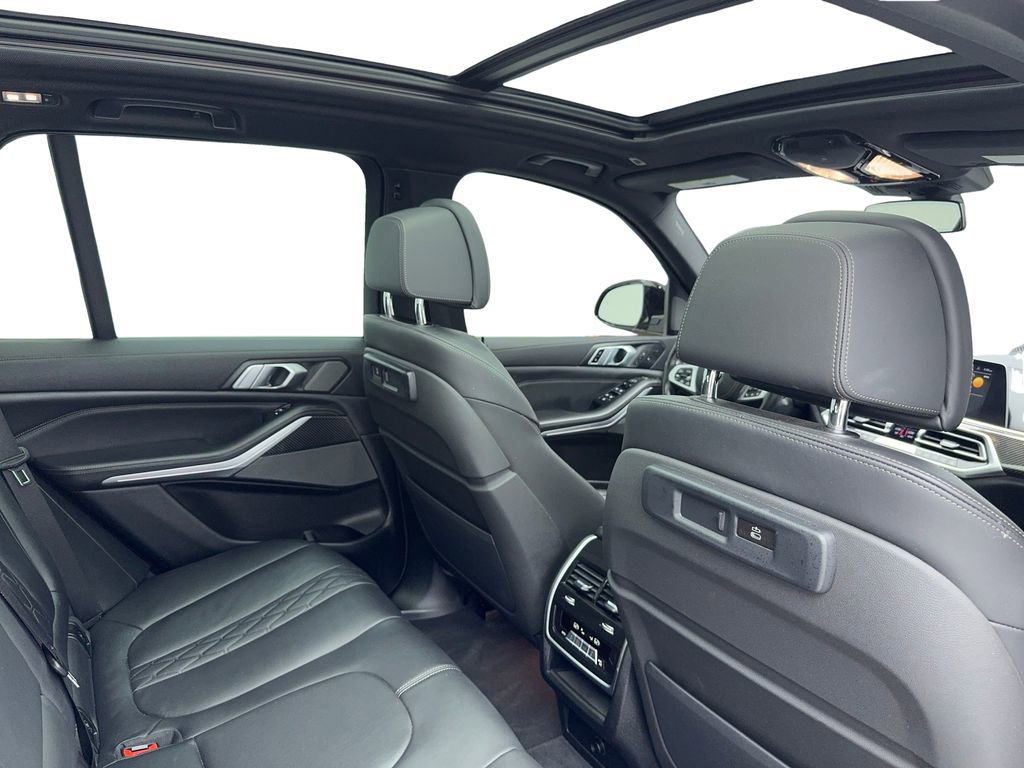 Used 2022 BMW X5 M50i AWD/4WD image 52