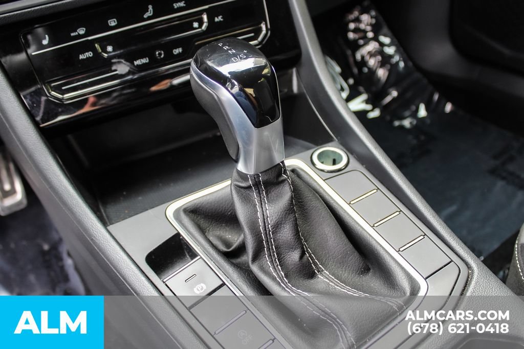 Used 2025 Volkswagen Jetta Sport FWD image 30