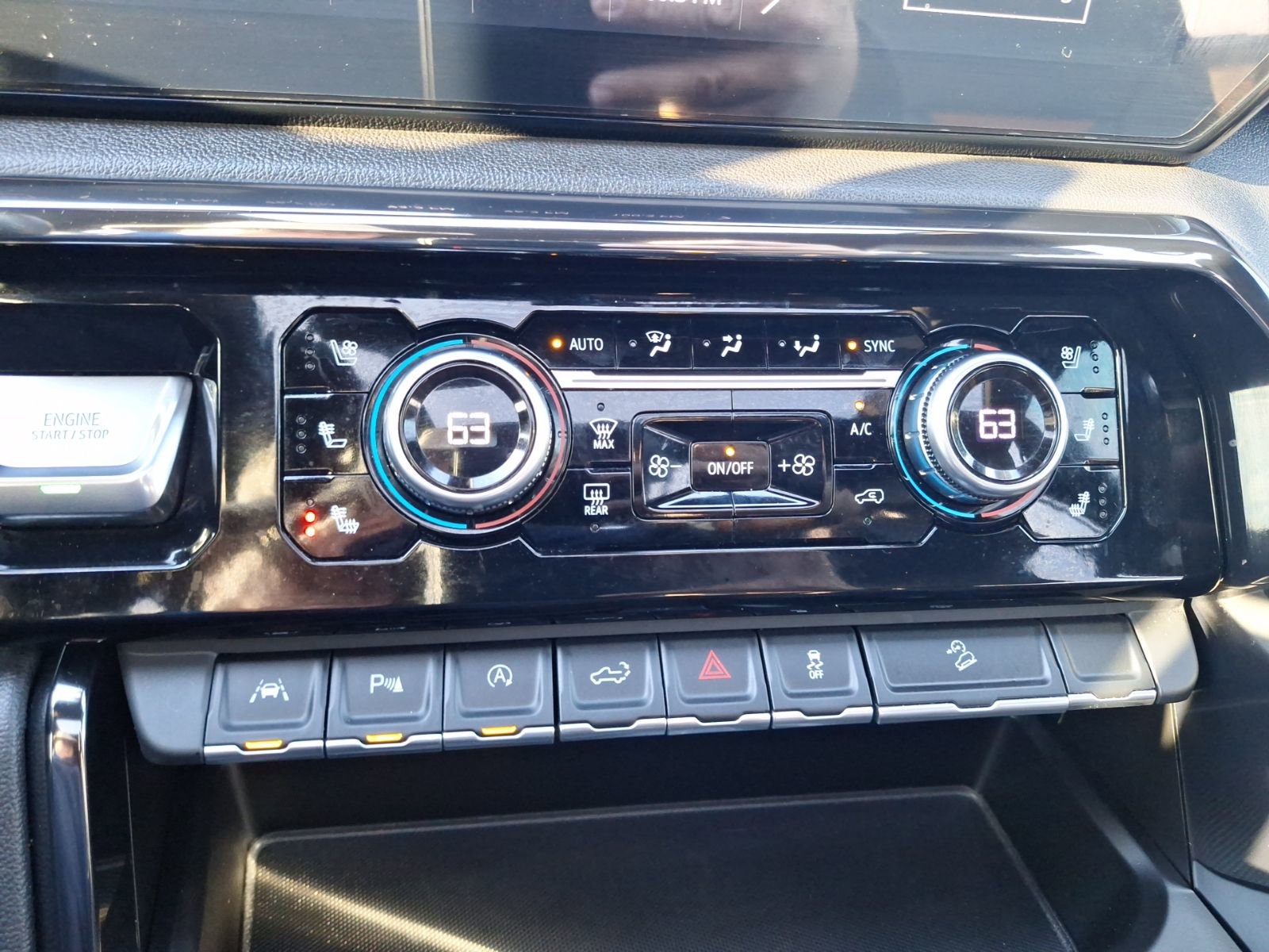 Used 2023 GMC Sierra 1500 AT4 w/ Technology Package image 26