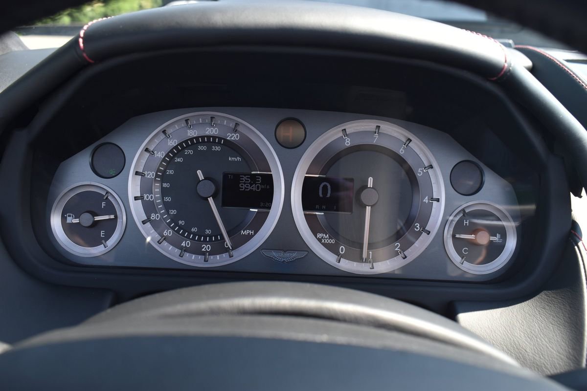 Used 2014 Aston Martin V8 Vantage S image 37