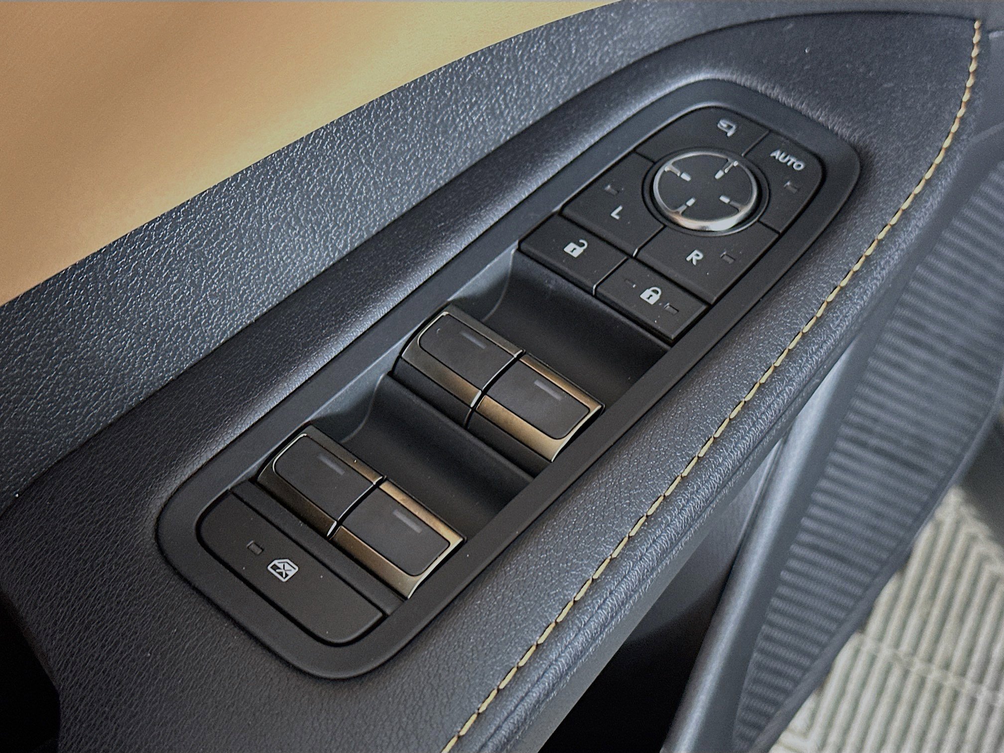 Used 2025 Lexus RX 350 Premium image 17