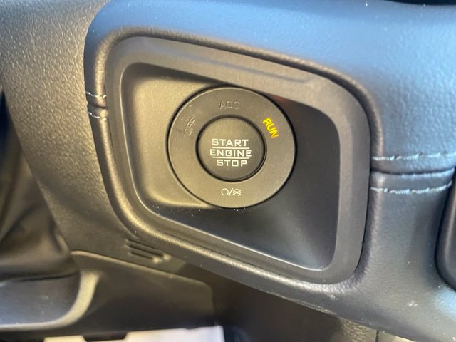 Used 2025 Jeep Wrangler Unlimited Rubicon w/ Convenience Group AWD/4WD image 21