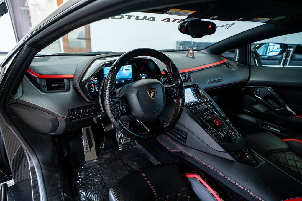 Used 2017 Lamborghini Aventador S image 40