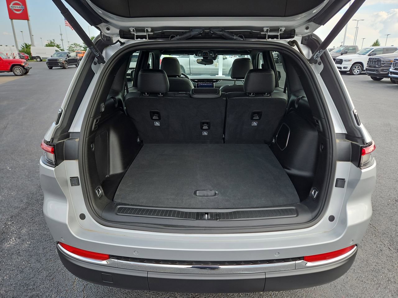 New 2024 Jeep Grand Cherokee Limited 4xe image 14