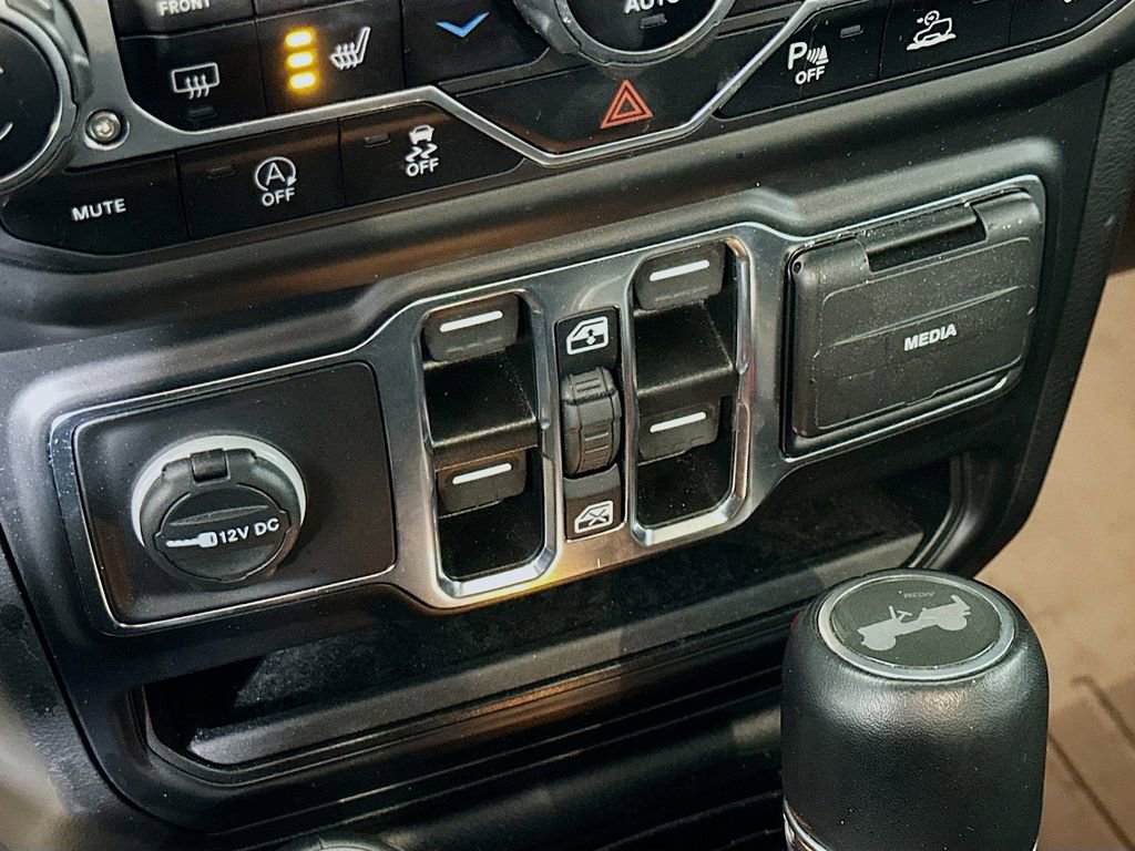 Used 2022 Jeep Wrangler Unlimited Sahara image 29