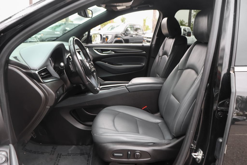 Used 2024 Buick Enclave Essence w/ Sport Touring Edition FWD image 21