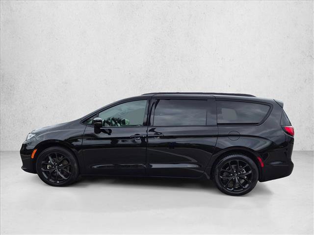 Used 2025 Chrysler Pacifica Limited FWD image 12