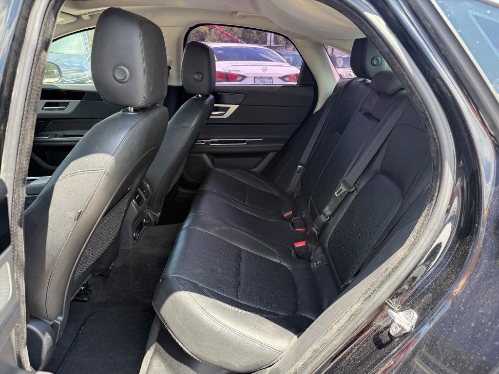 Used 2017 Jaguar XF Prestige RWD image 12