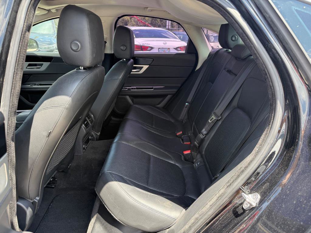Used 2017 Jaguar XF Prestige RWD image 12