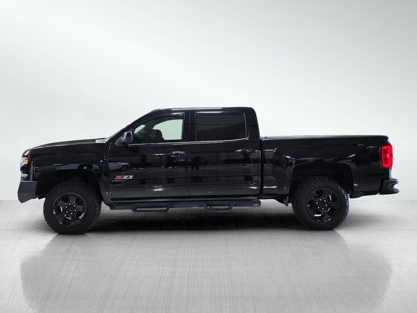 Used 2017 Chevrolet Silverado 1500 LTZ Z71 w/ Midnight Edition image 4