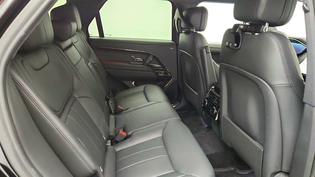 Used 2023 Land Rover Range Rover Sport SE Dynamic image 22