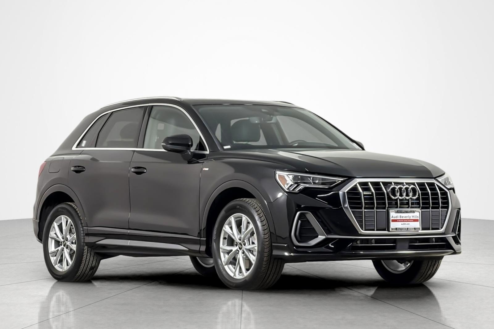 Used 2025 Audi Q3 2.0T Premium Plus w/ Premium Plus Package AWD/4WD image 7