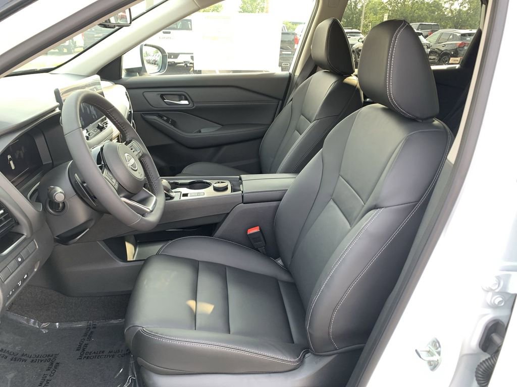 Used 2024 Nissan Rogue SL image 11