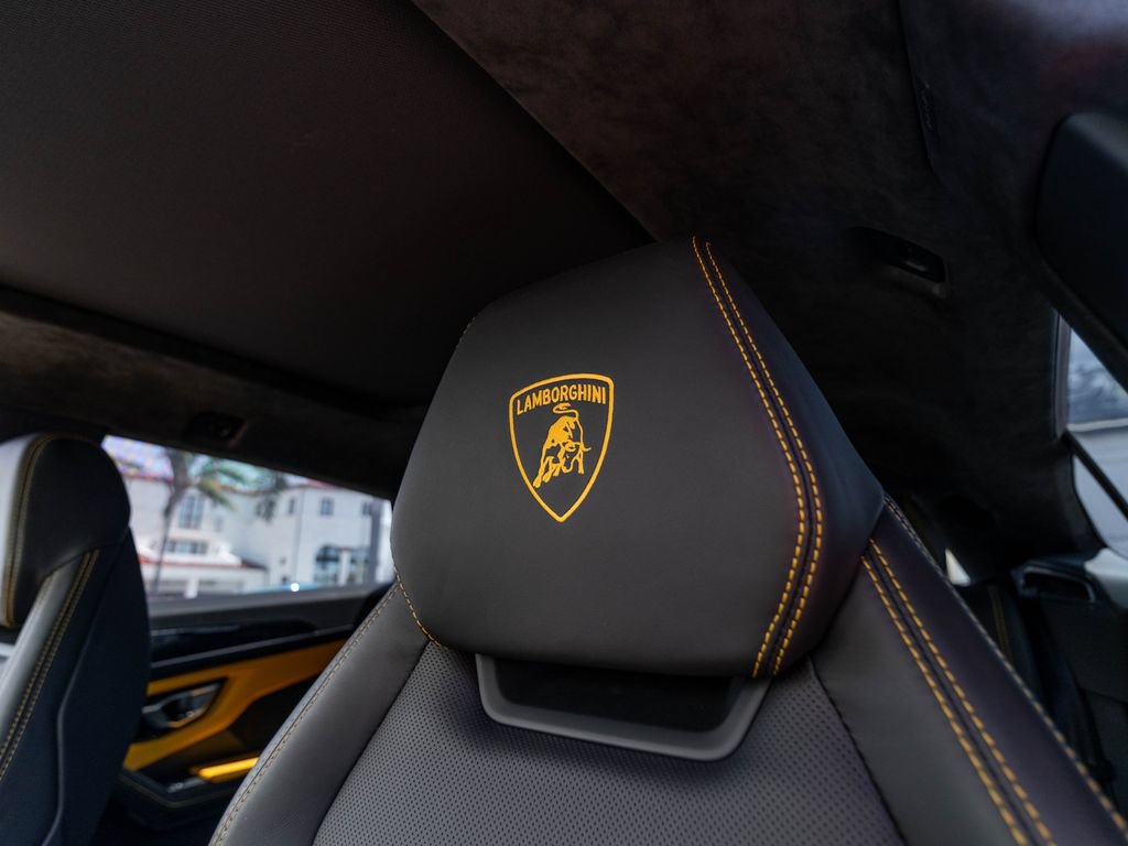 Used 2021 Lamborghini Urus AWD/4WD image 20