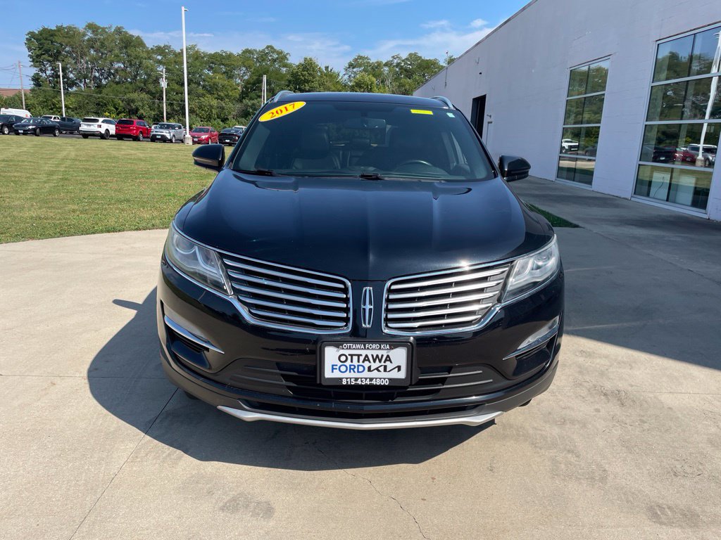 Used 2017 Lincoln MKC Select w/ Select Plus Package FWD image 3