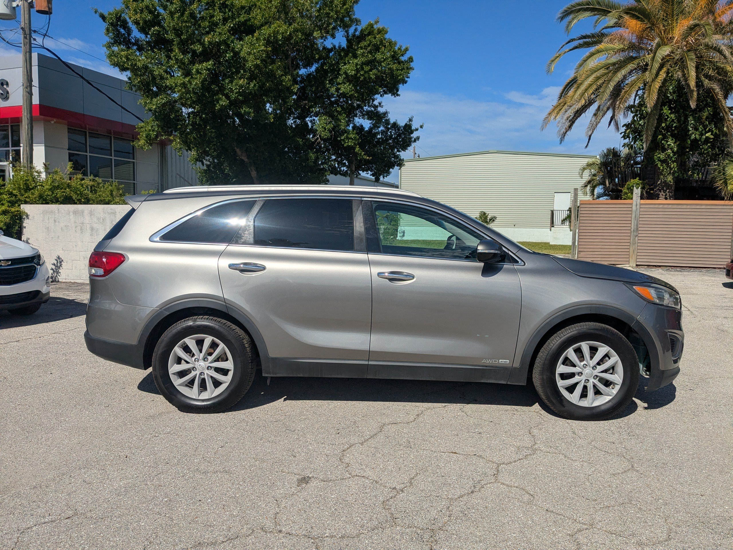 Used 2017 Kia Sorento AWD image 3