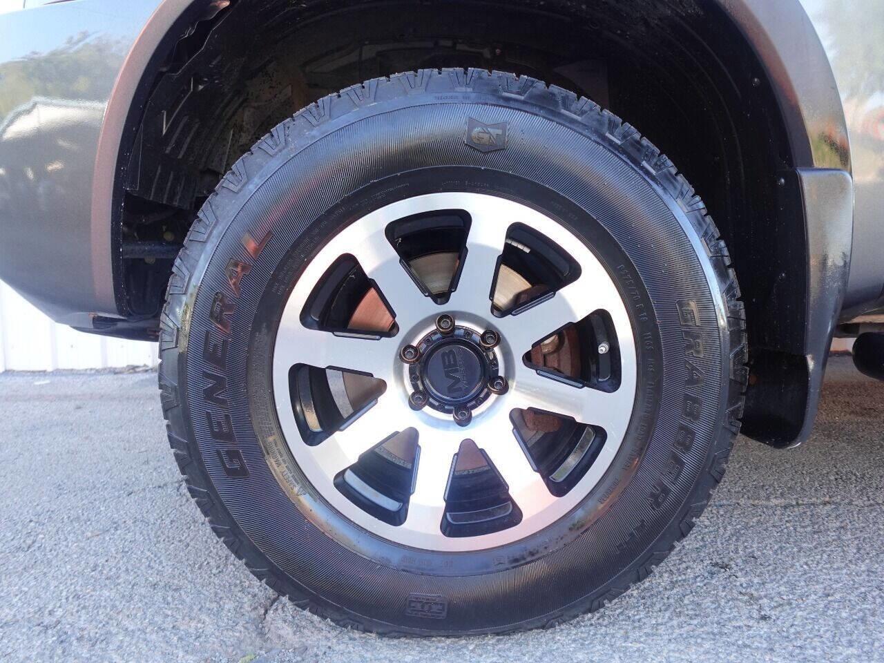 Used 2012 Nissan Titan PRO-4X image 28