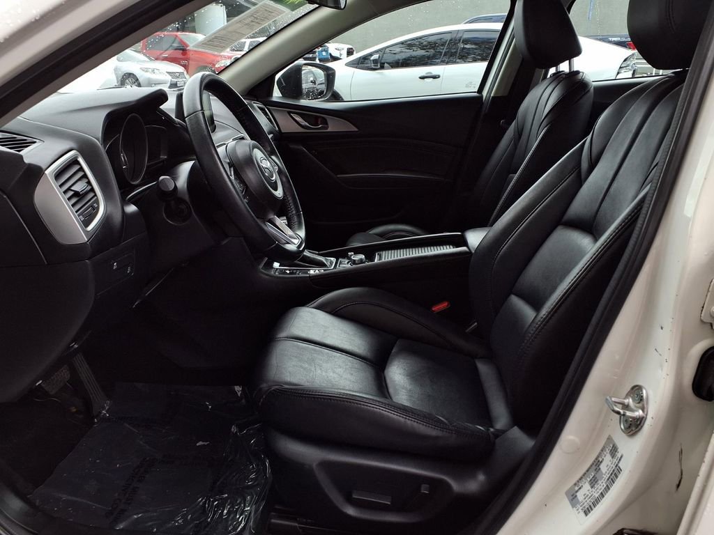 Used 2018 MAZDA MAZDA3 Touring image 15
