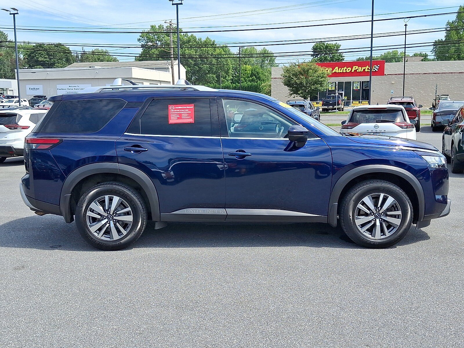 Certified 2023 Nissan Pathfinder SL AWD/4WD image 8