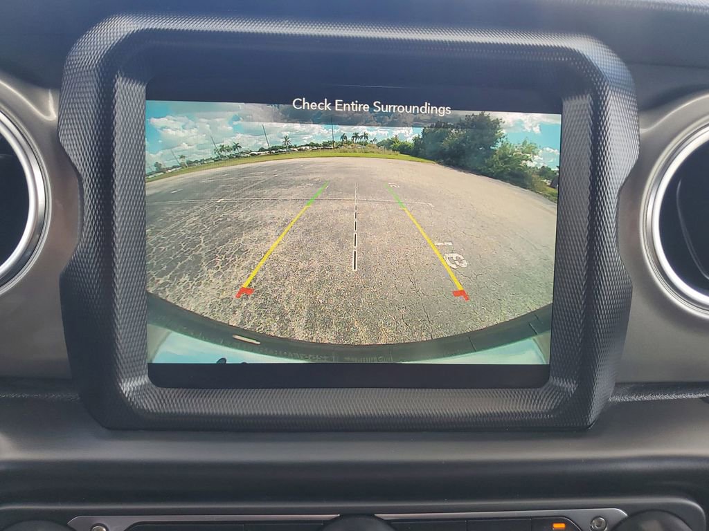 Used 2022 Jeep Wrangler Unlimited Sahara image 30