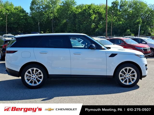 Used 2025 Land Rover Range Rover Sport SE AWD/4WD image 9