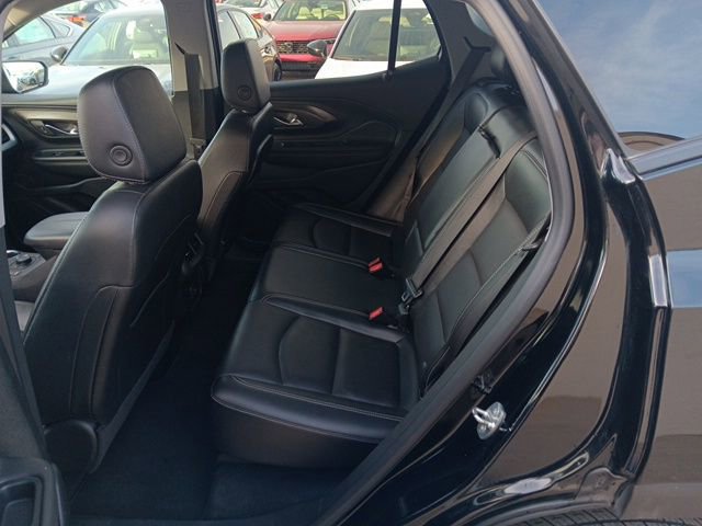 Used 2023 GMC Terrain SLT image 25
