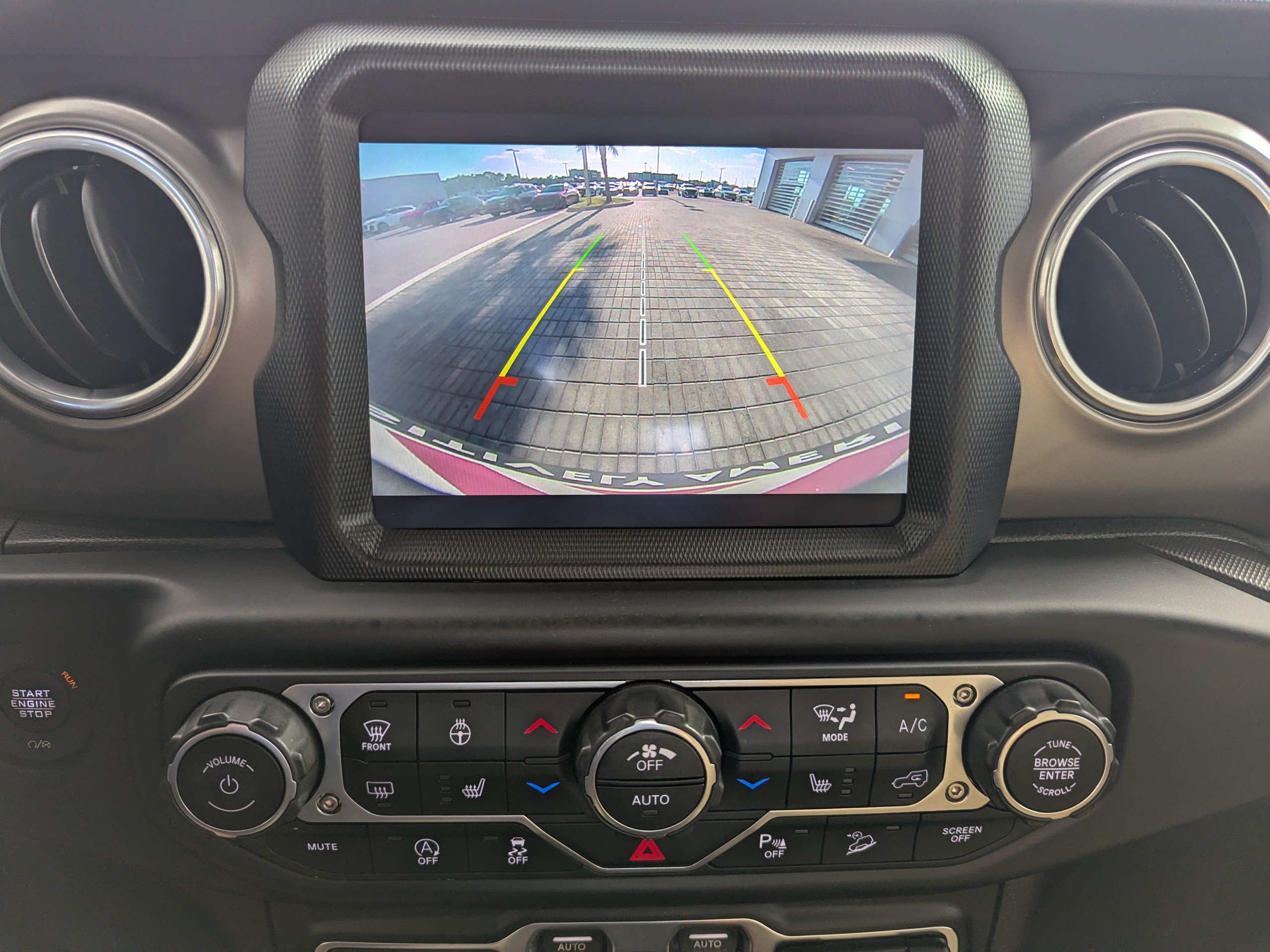 Used 2019 Jeep Wrangler Unlimited Rubicon w/ Dual Top Group AWD/4WD image 31